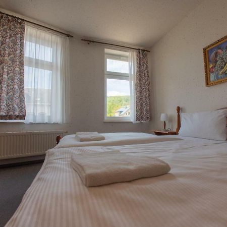 Haus Schlematal Hotel Und Restaurant Bad Schlema Exteriör bild